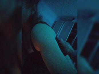 Maks04051 webcam model stream image