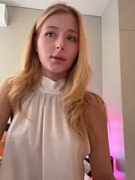 LunaRase webcam model stream image