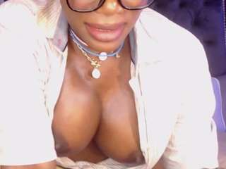 mariieprice webcam model stream image