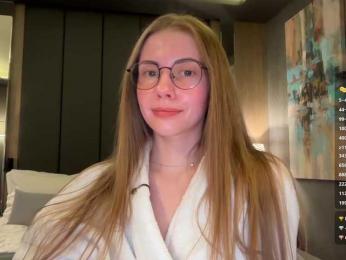 VikkiExtraCheese webcam bongacams model stream image