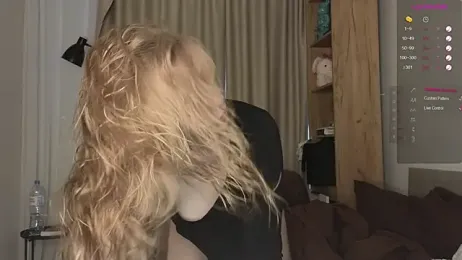 Sakura_Moore webcam model stream image