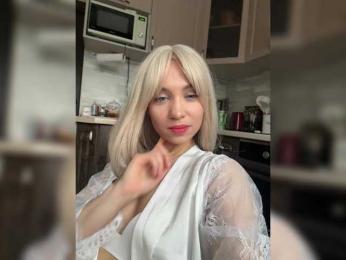 TopWoman webcam model stream image