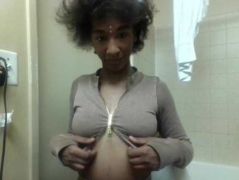 therayerevealed webcam model stream image