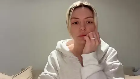 lolableux webcam model stream image