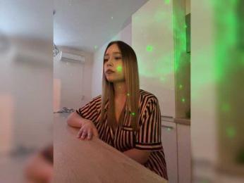 LunaKoma webcam model stream image