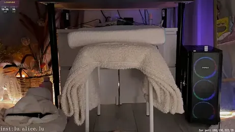 alicelu_ webcam model stream image