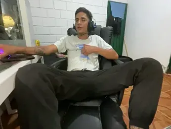 Max_TheHorseDick webcam model stream image