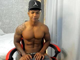 Dominnic Strong webcam flirt4free model stream image