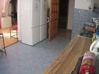 voyeurcam-julmodels-kitchen webcam camsoda model stream image