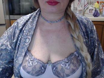 MonaMonako webcam model stream image