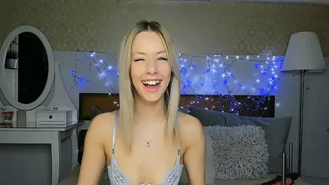 MiaBeeXX webcam model stream image