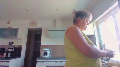 lunaria webcam model stream image