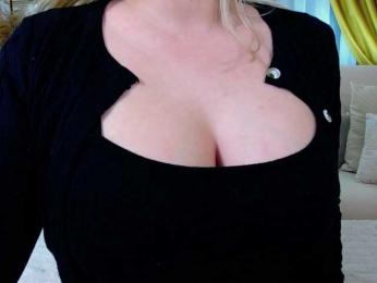 Malvvina webcam model stream image