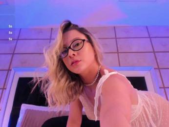 GretaVelvet webcam model stream image