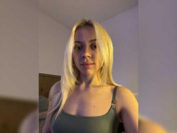 krazyBitch webcam bongacams model stream image