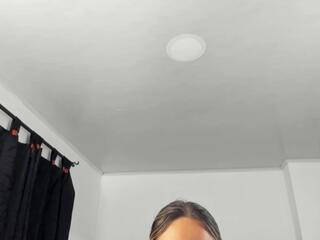 Amara Jons webcam model stream image