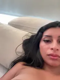 sweetAli_ webcam model stream image