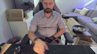 moi92160 webcam model stream image