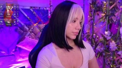 ZharaLux webcam cam4 model stream image