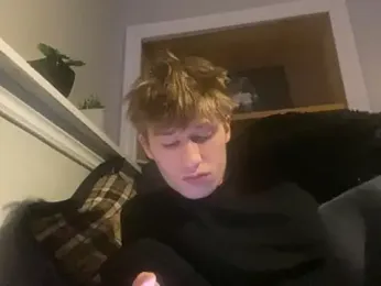 yourwhiteboy1 webcam model stream image