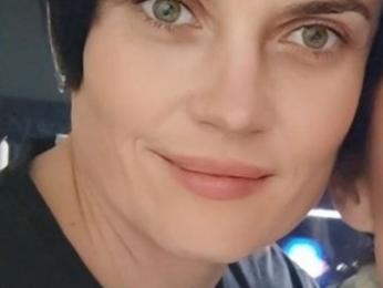 FarahBurn webcam model stream image