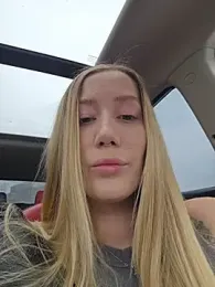 SvetLive webcam model stream image