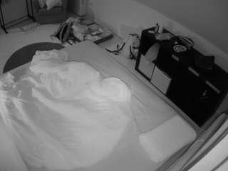 voyeurcam-julmodels-whitebed-2 webcam model stream image