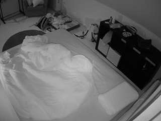 voyeurcam-julmodels-whitebed-2 webcam model stream image
