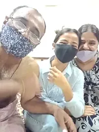 HoneyHush webcam stripchat model stream image