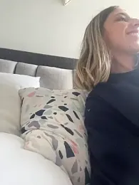 Ameellie webcam model stream image