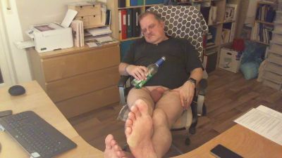 Barefooter webcam model stream image