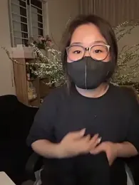 Vn___CUA webcam model stream image