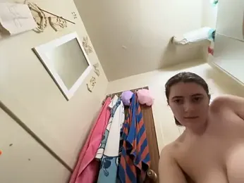 Snowbunnycake_131 webcam model stream image