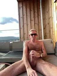 Pierre4tjyxx webcam model stream image