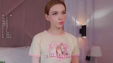 SaraHearts webcam model stream image