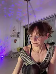 Chris06d22@xh webcam model stream image