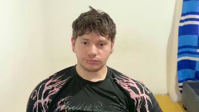 Eskolhandsome webcam model stream image