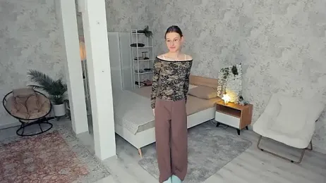 LianneBynon webcam stripchat model stream image