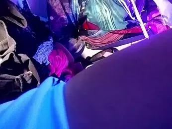 gurlnips webcam model stream image