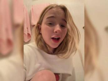 MimiMila webcam model stream image