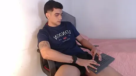 adam_levis17 webcam model stream image