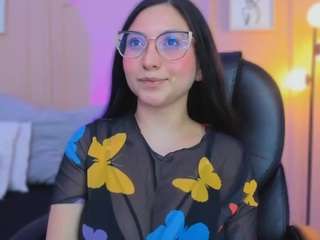 luucyjoness webcam model stream image