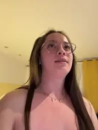 liloush__ webcam model stream image