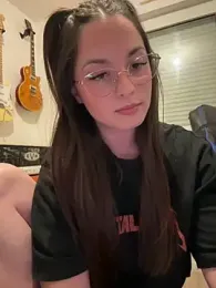 liloush__ webcam model stream image