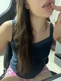 Larissaferri webcam model stream image