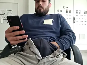 Instinctbrut webcam model stream image