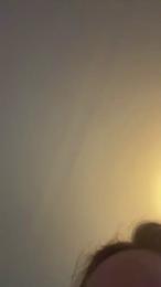 Misslenaanal webcam model stream image