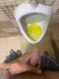 lovebug_69 webcam model stream image