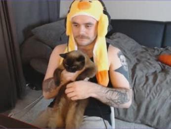 hugo__brad webcam model stream image