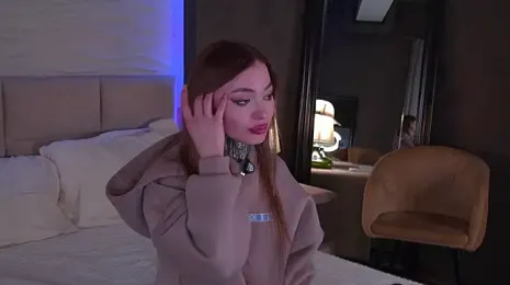 AriWild webcam model stream image